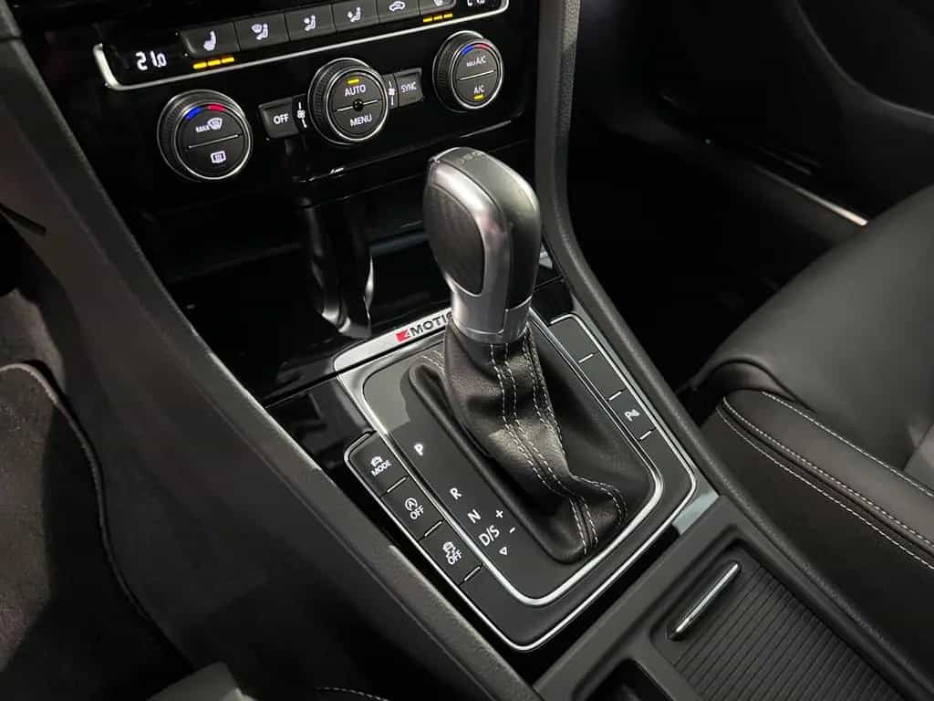 Volkswagen Golf 2.0TSI DSG 4MOTION R 2türig DYNAUDIO NAVI 08/2017-photo-24