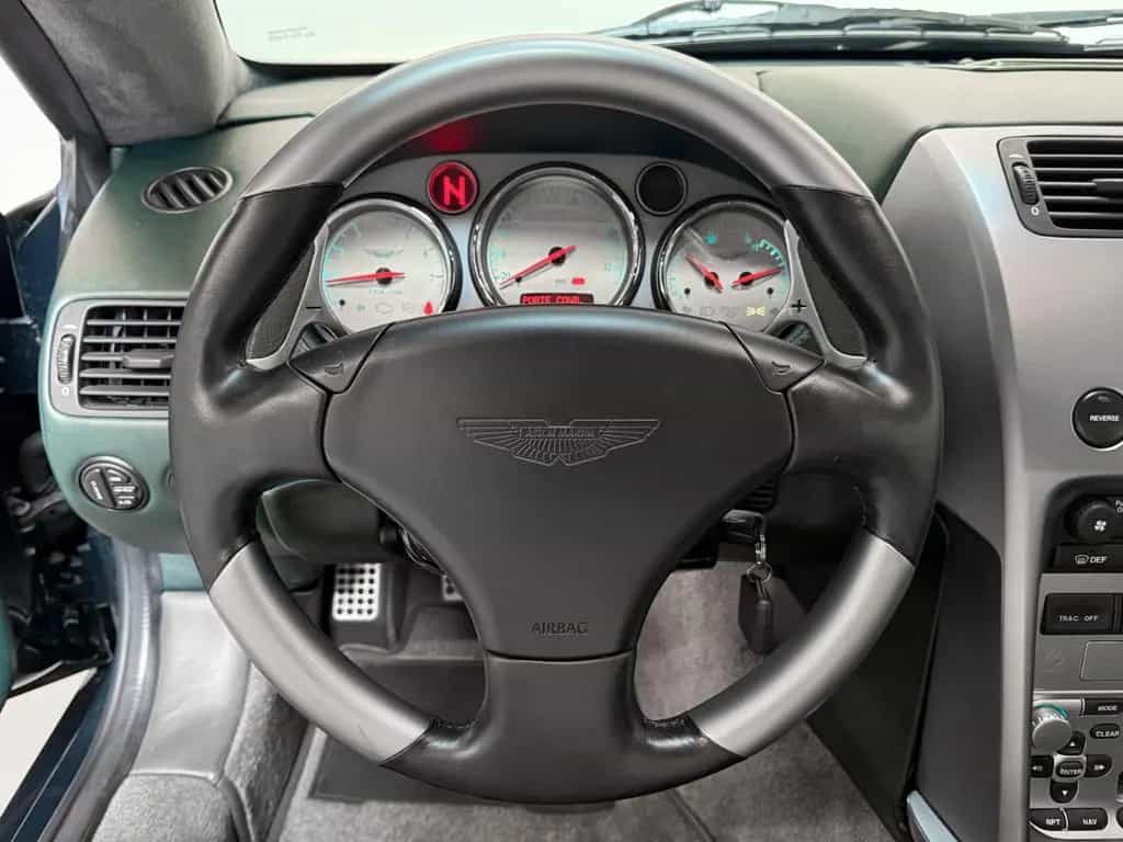 Aston Martin Vanquish 03/2003-photo-15