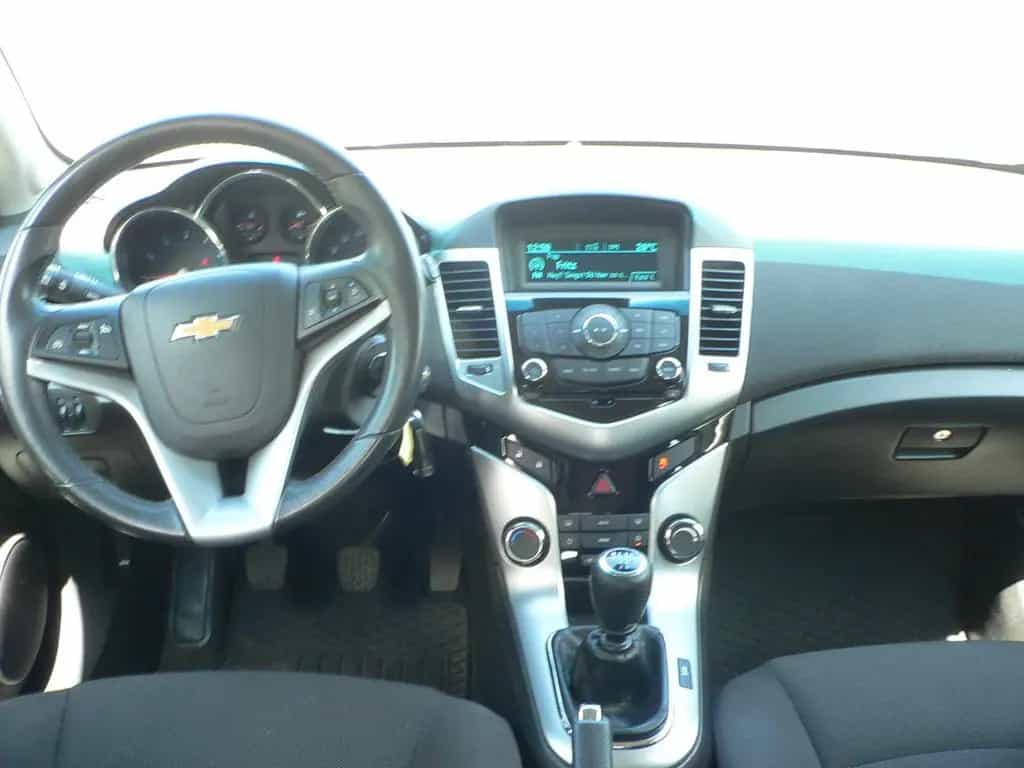 Chevrolet Cruze Hatchback LTZ 08/2011-photo-6