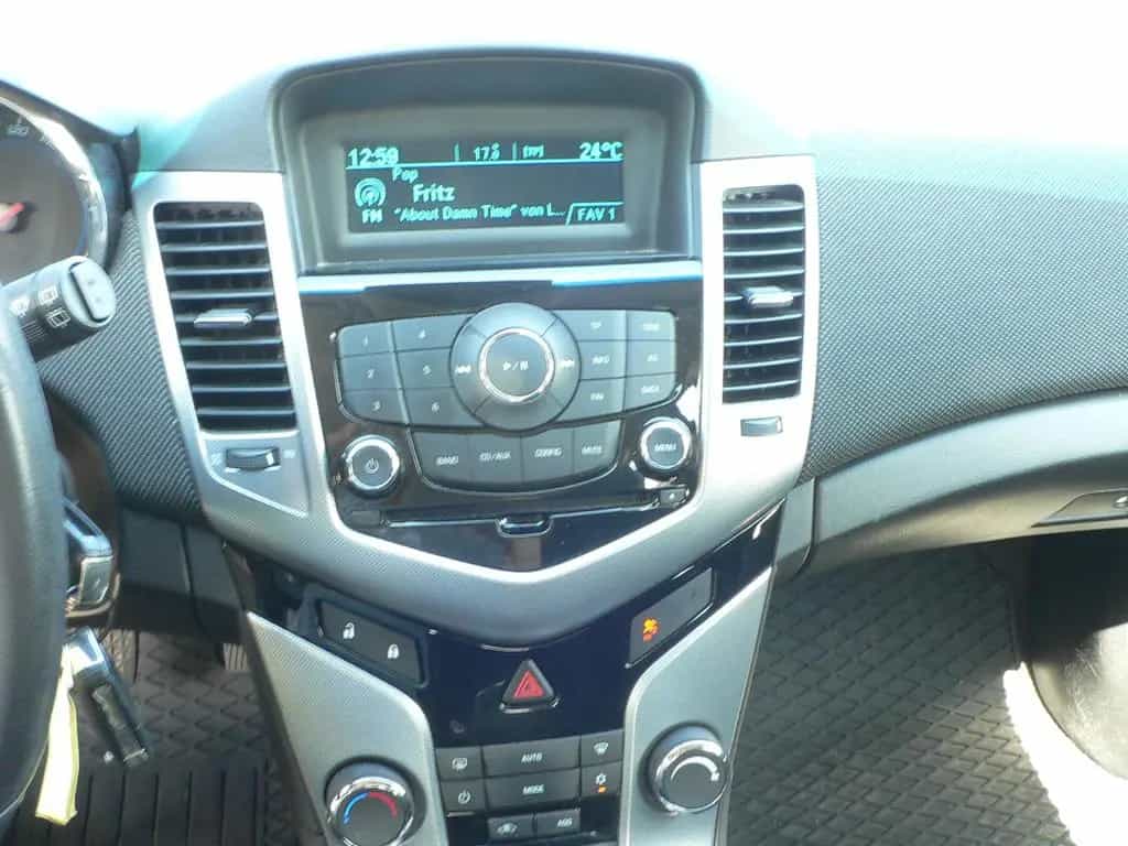 Chevrolet Cruze Hatchback LTZ 08/2011-photo-8