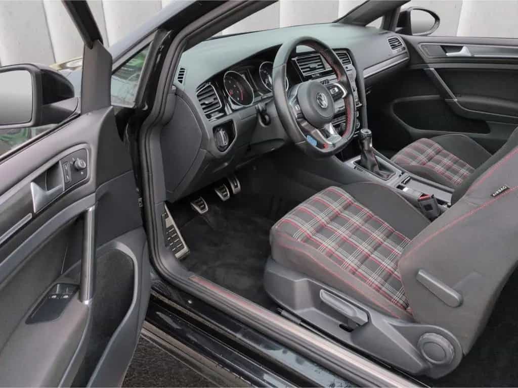 Volkswagen Golf GTI VII 2.0TSI*LED SHZ PDCv+h 2-Zon-Klima 07/2017-photo-4