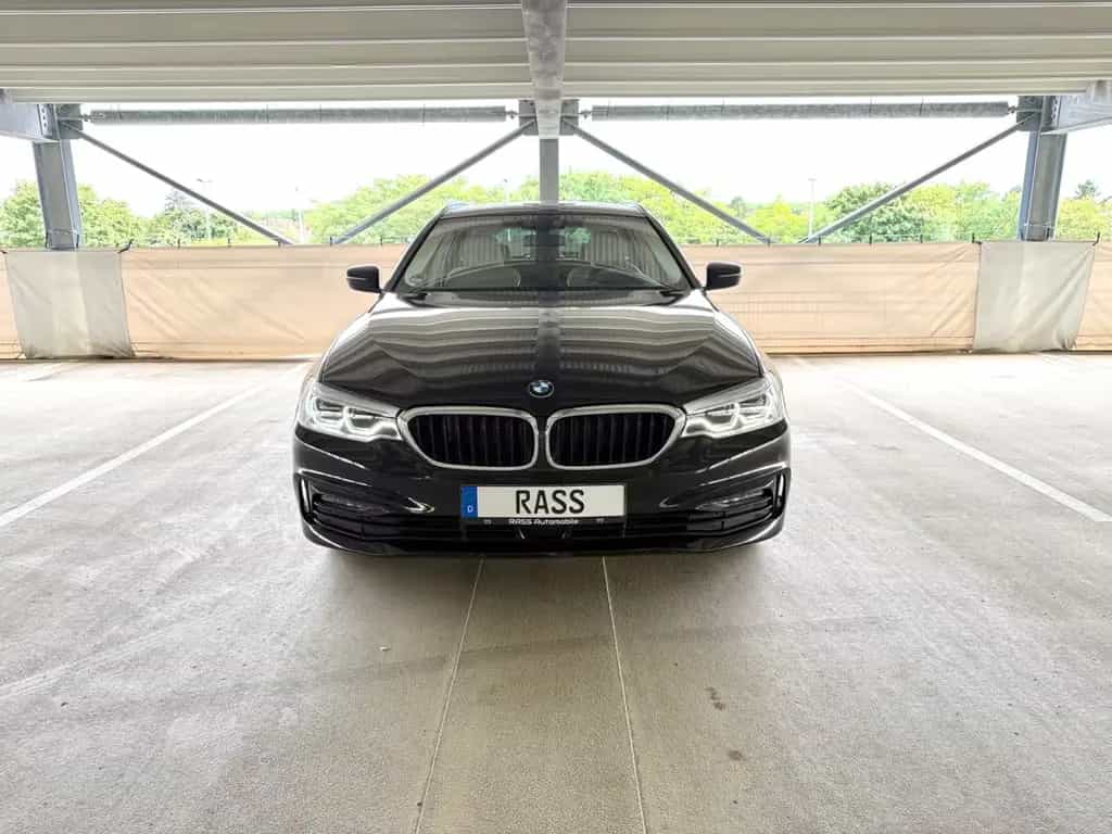 BMW 520 d xDrive MSport 1HAND KOMFORT*HUD*LED*KAM*AHK 02/2020-photo-1