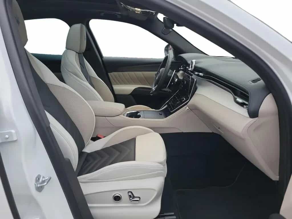 Maserati Grecale Trofeo V6 AWD 3.0 - 530 PS null-photo-8