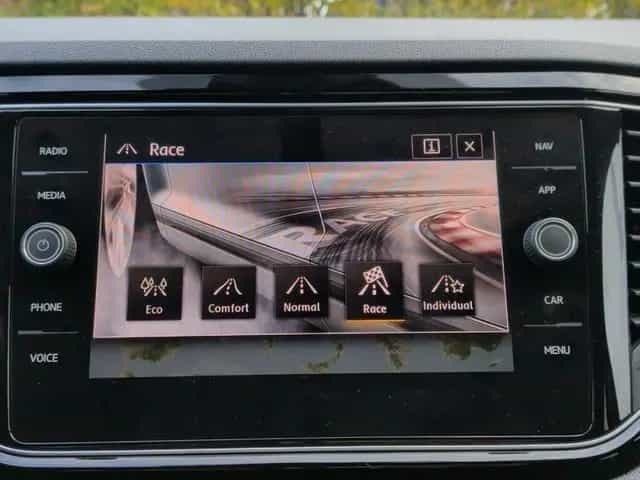 Volkswagen T-Roc R 4Motion 20Alu+Akrapo+DCC+ Beats+Keyless+ 06/2020-photo-21