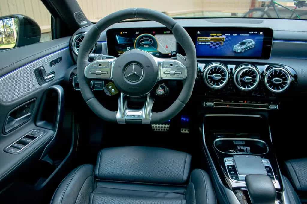 Mercedes-Benz A-Class 35 AMG Performance-Sitz AERO Pack ACSitz Pano 08/2019-photo-3