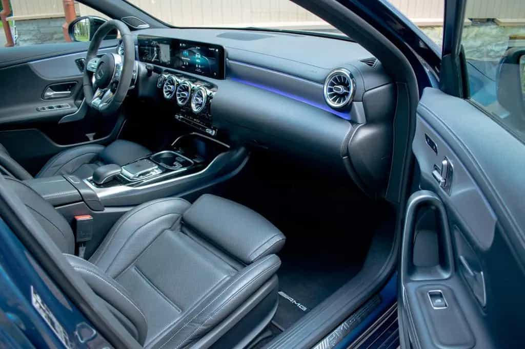 Mercedes-Benz A-Class 35 AMG Performance-Sitz AERO Pack ACSitz Pano 08/2019-photo-4