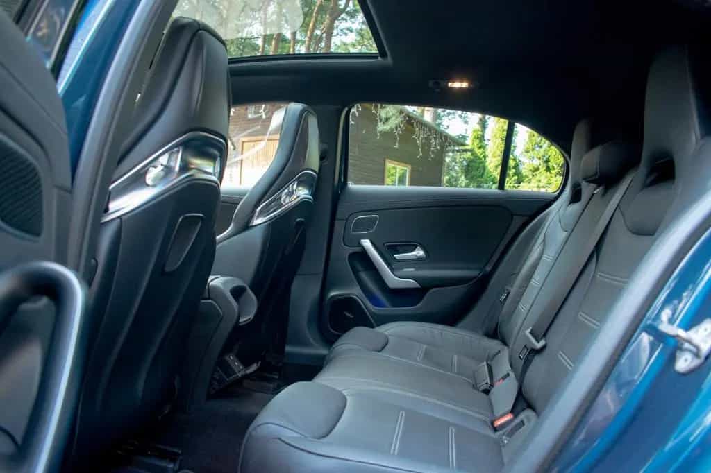 Mercedes-Benz A-Class 35 AMG Performance-Sitz AERO Pack ACSitz Pano 08/2019-photo-7
