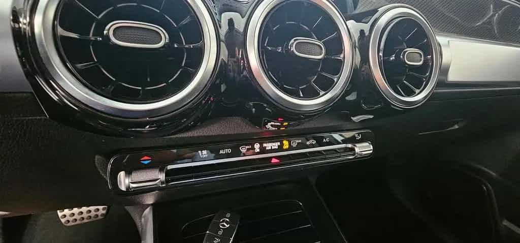 Mercedes-Benz GLB-Class 200 d 8G-DCT AMG Line LED Keyless ACC Leder 06/2021-photo-12