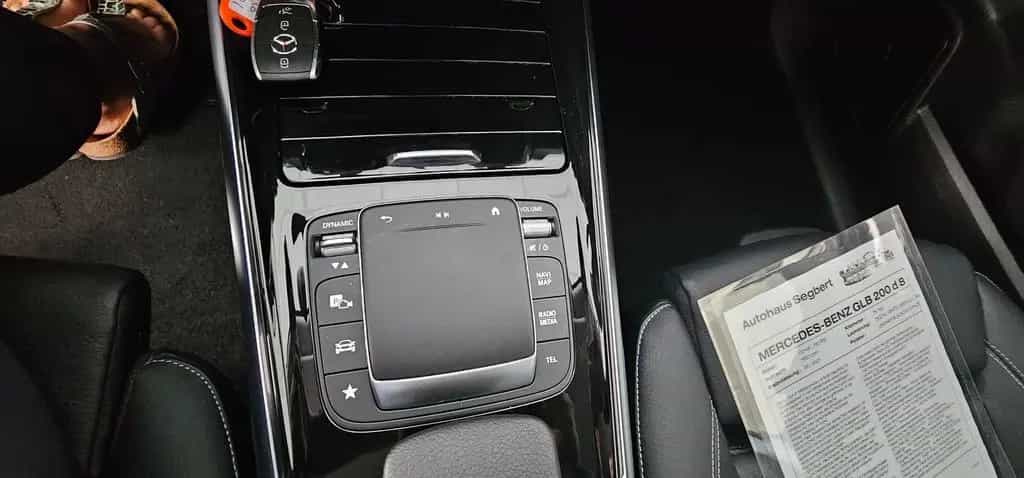 Mercedes-Benz GLB-Class 200 d 8G-DCT AMG Line LED Keyless ACC Leder 06/2021-photo-13