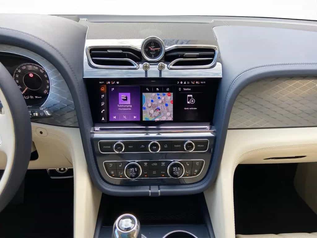 Bentley Bentayga Atelier Edition MY25 07/2025-photo-15