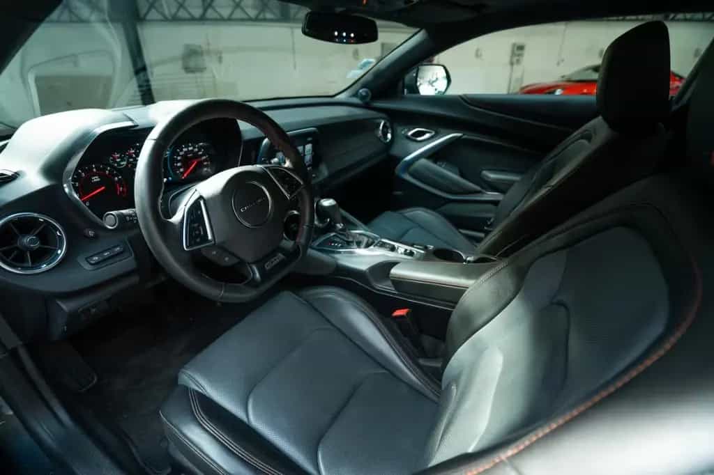 Chevrolet Camaro 6.2 V8 AT 50th Anniversary Edition 05/2017-photo-14