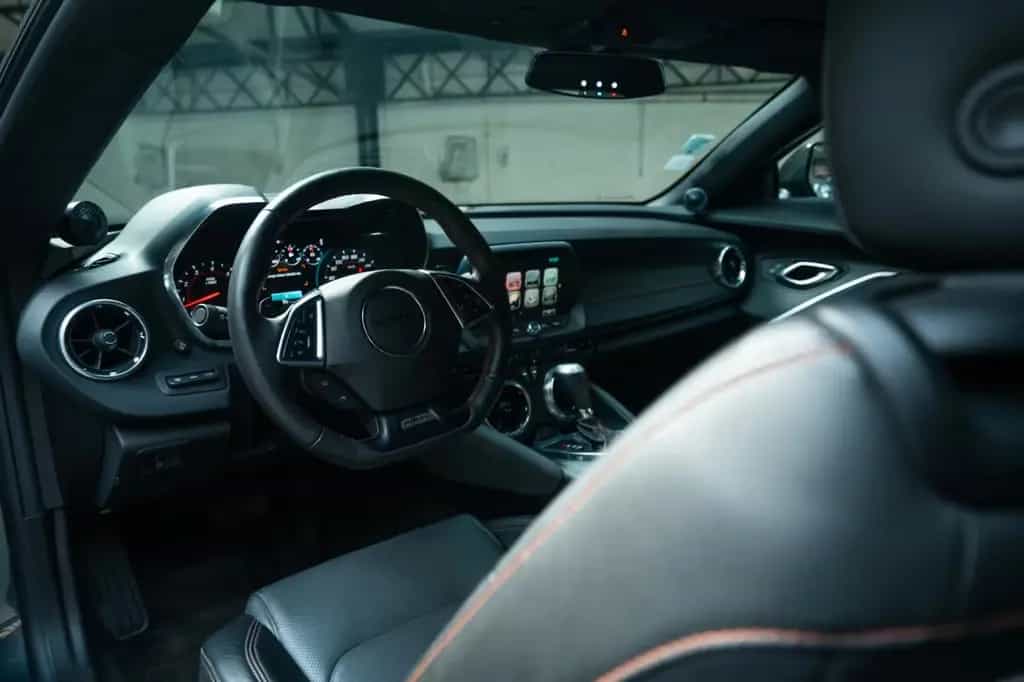 Chevrolet Camaro 6.2 V8 AT 50th Anniversary Edition 05/2017-photo-17