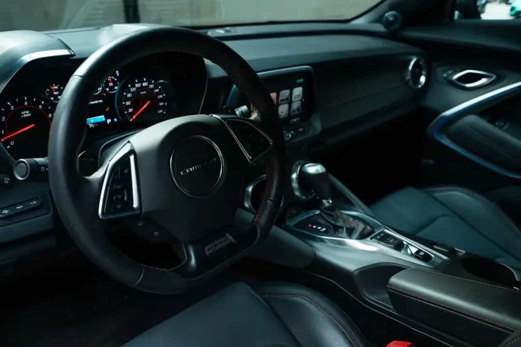 Chevrolet Camaro 6.2 V8 AT 50th Anniversary Edition 05/2017-photo-18