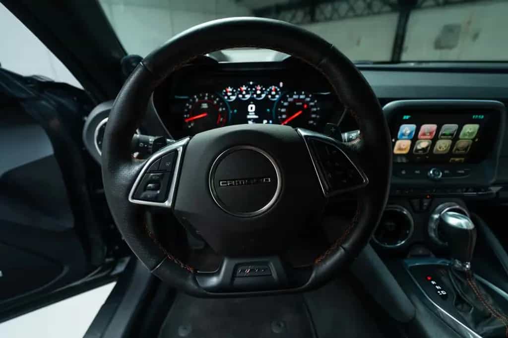 Chevrolet Camaro 6.2 V8 AT 50th Anniversary Edition 05/2017-photo-24