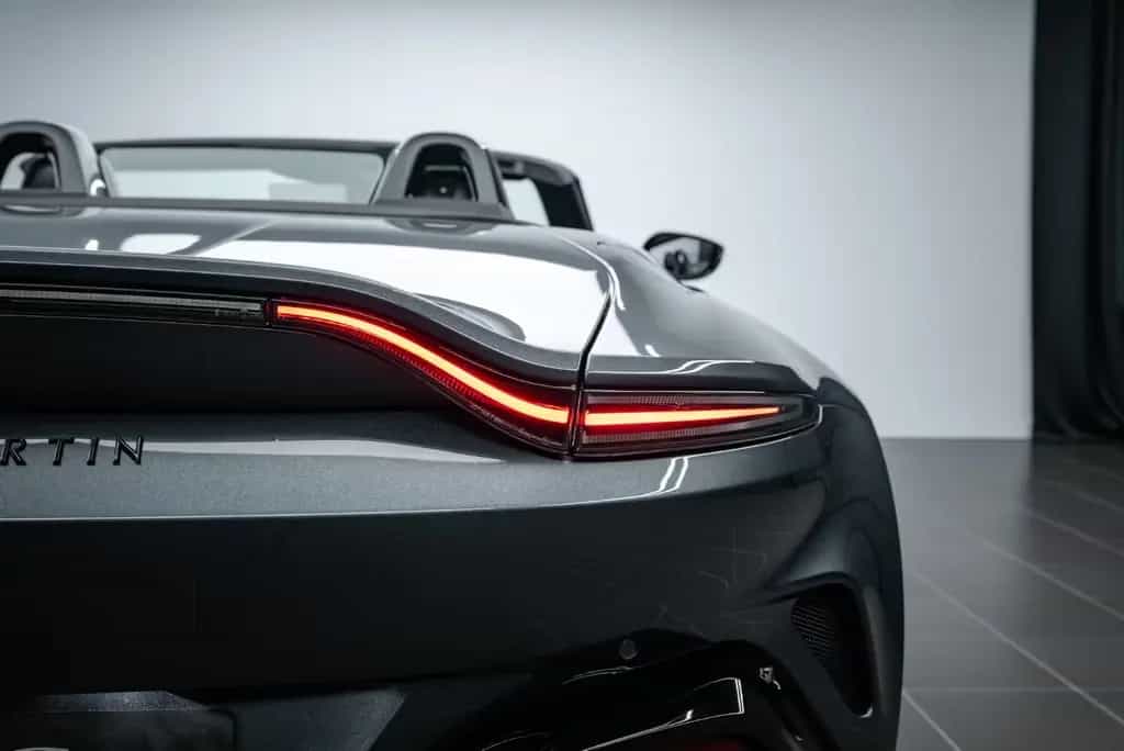 Aston Martin V12 Vantage Roadster TOP GEPFLEGT/CARBON SEAT 02/2023-photo-13