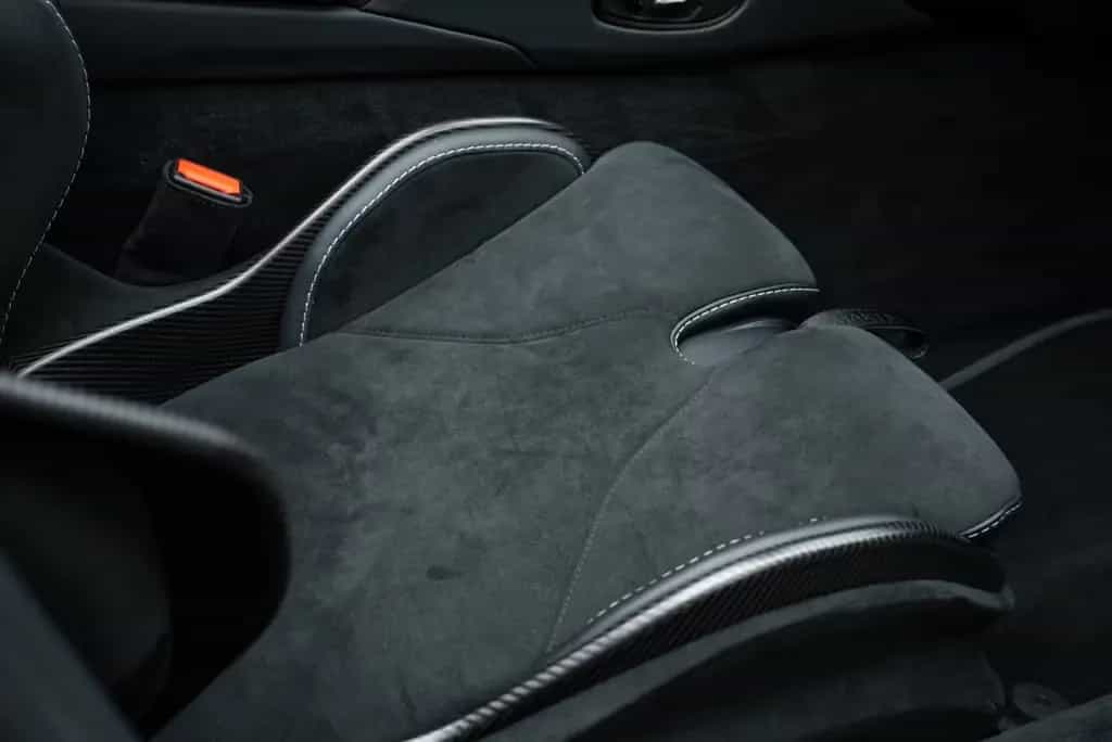 Aston Martin V12 Vantage Roadster TOP GEPFLEGT/CARBON SEAT 02/2023-photo-20