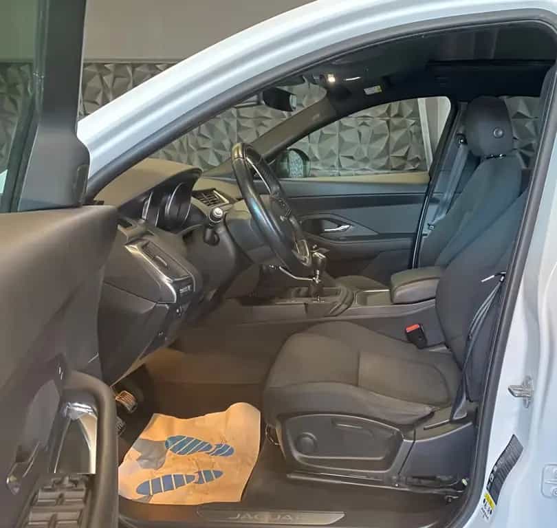 Jaguar E-Pace , AHK, Kamera, Navi, LED, TÜV neu 11/2018-photo-10