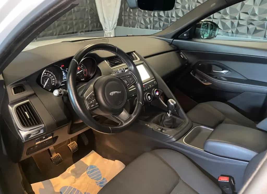 Jaguar E-Pace , AHK, Kamera, Navi, LED, TÜV neu 11/2018-photo-11