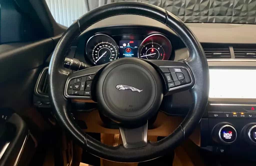 Jaguar E-Pace , AHK, Kamera, Navi, LED, TÜV neu 11/2018-photo-13