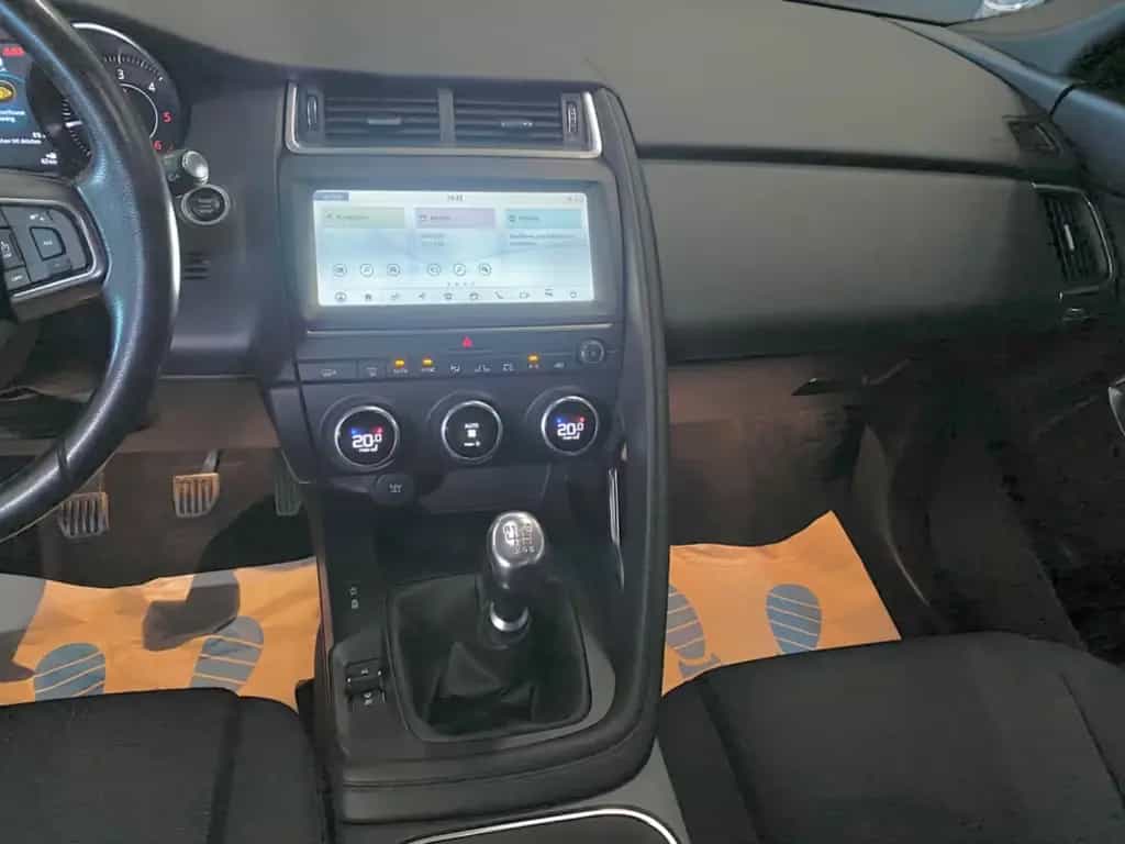 Jaguar E-Pace , AHK, Kamera, Navi, LED, TÜV neu 11/2018-photo-14
