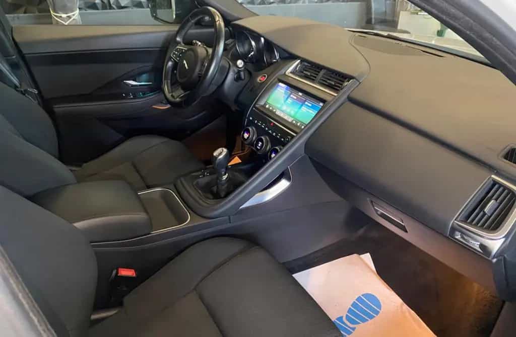 Jaguar E-Pace , AHK, Kamera, Navi, LED, TÜV neu 11/2018-photo-21