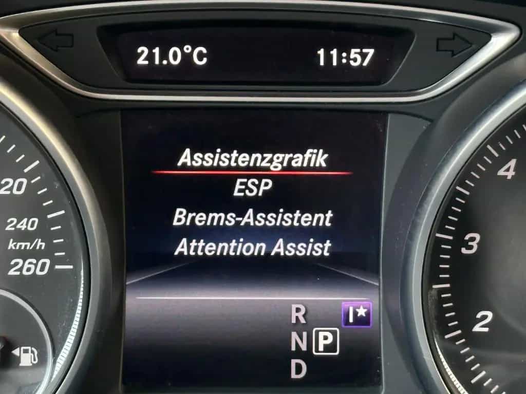 Mercedes-Benz CLA 180 Shooting Brake*7G-DCT*NAVI*KAMERA 08/2018-photo-14