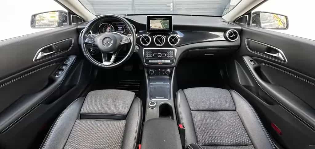 Mercedes-Benz CLA 180 Shooting Brake*7G-DCT*NAVI*KAMERA 08/2018-photo-2