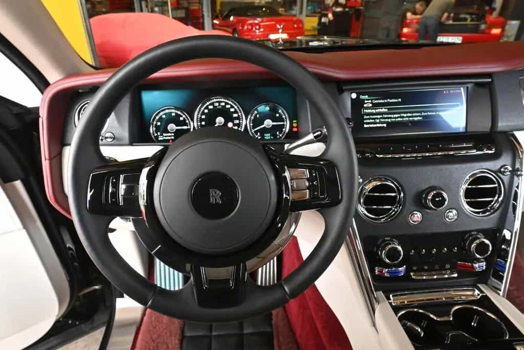Rolls-Royce Cullinan /24"/Massage/HUD/360°/Panora/Garantie 09/2019-photo-16
