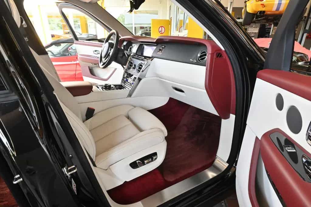 Rolls-Royce Cullinan /24"/Massage/HUD/360°/Panora/Garantie 09/2019-photo-26