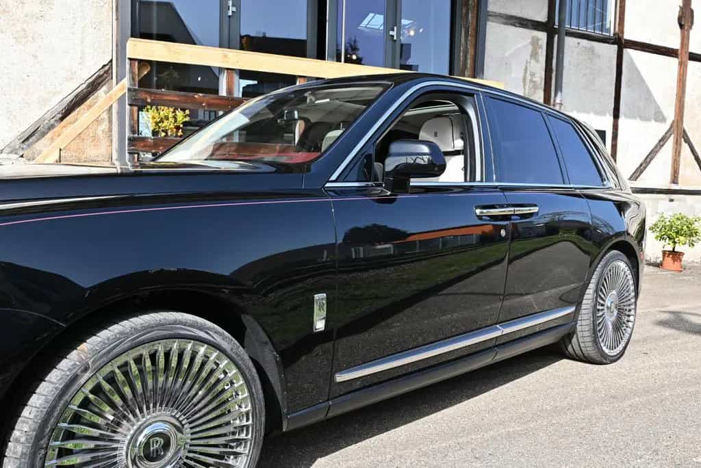 Rolls-Royce Cullinan /24"/Massage/HUD/360°/Panora/Garantie 09/2019-photo-32