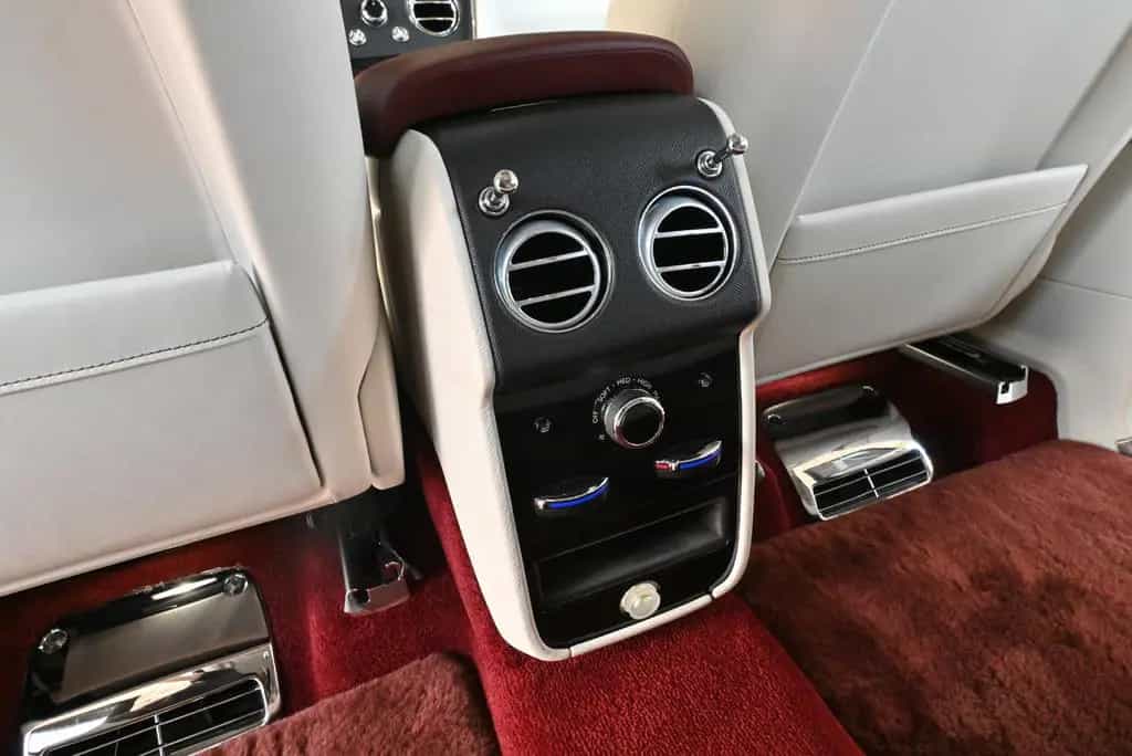 Rolls-Royce Cullinan /24"/Massage/HUD/360°/Panora/Garantie 09/2019-photo-33