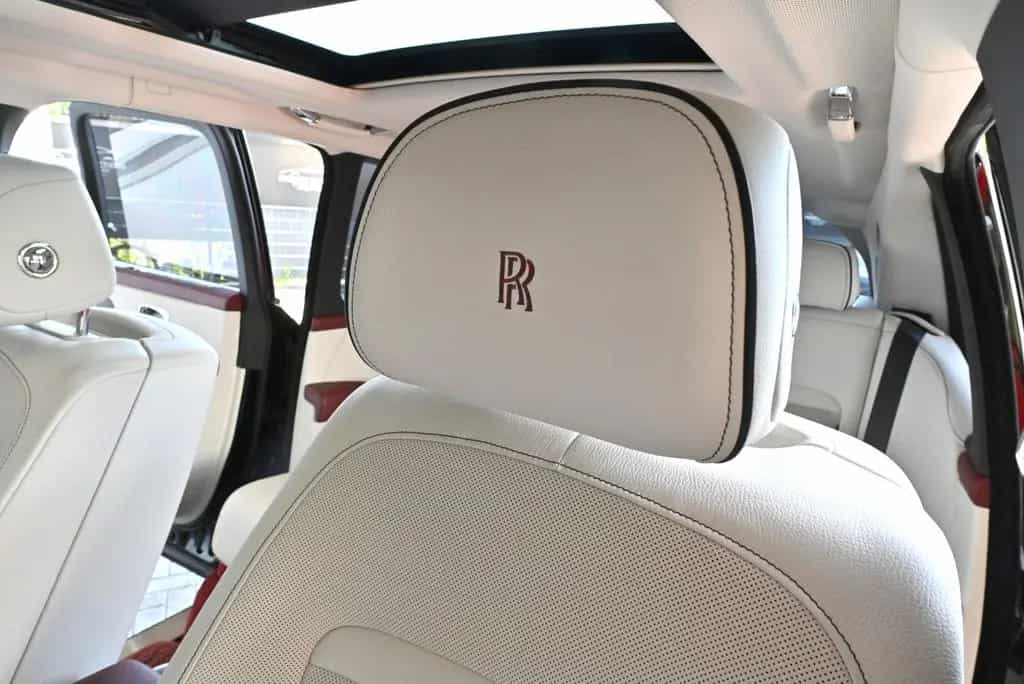Rolls-Royce Cullinan /24"/Massage/HUD/360°/Panora/Garantie 09/2019-photo-36