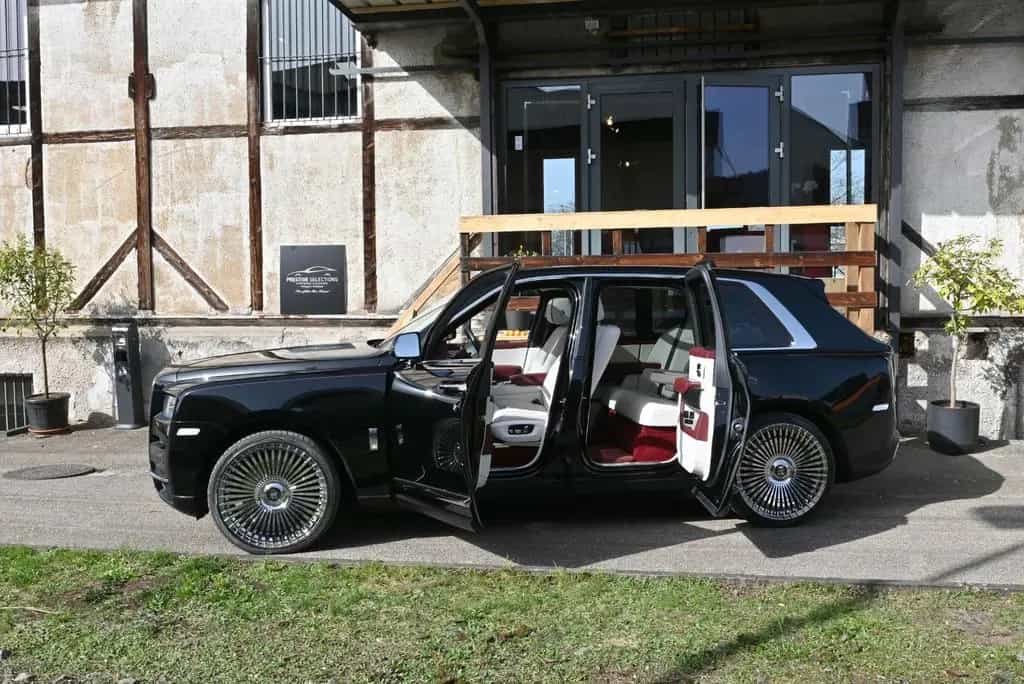Rolls-Royce Cullinan /24"/Massage/HUD/360°/Panora/Garantie 09/2019-photo-37