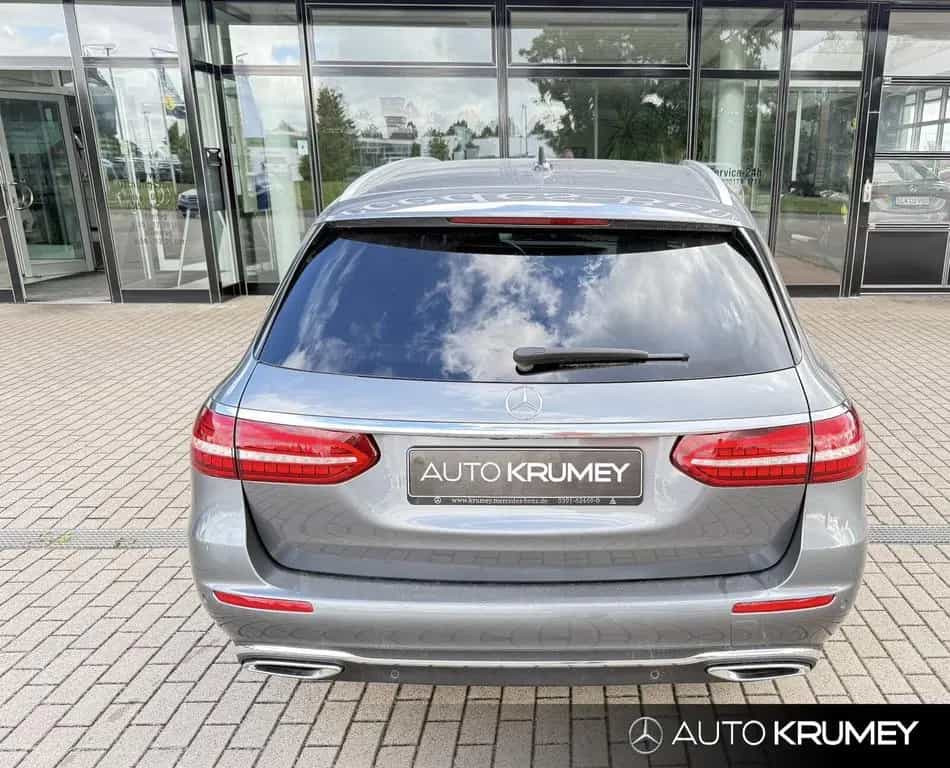 Mercedes-Benz E-Class 220 d 4M T AVANTGARDE+LED+Spur+TotwinkelNavi 03/2022-photo-4