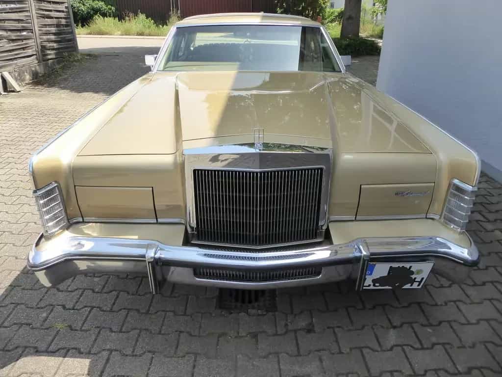 Lincoln Town Car 07/1979-photo-2