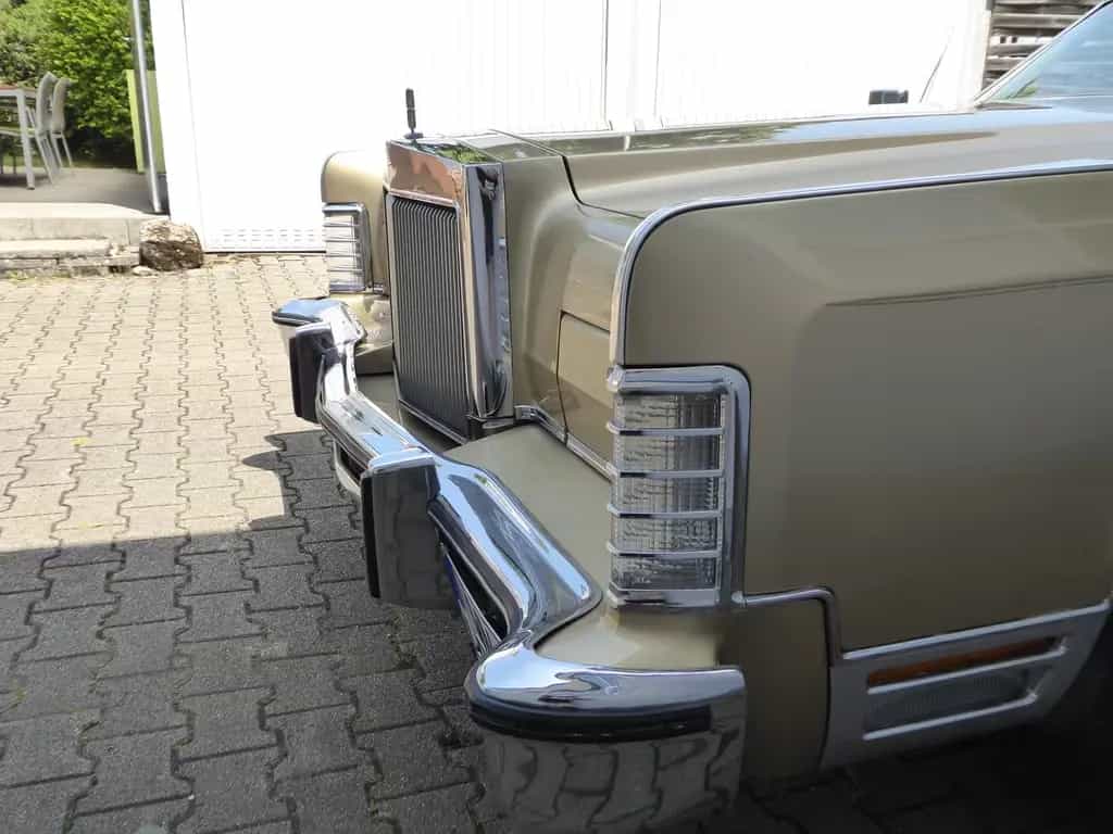 Lincoln Town Car 07/1979-photo-4