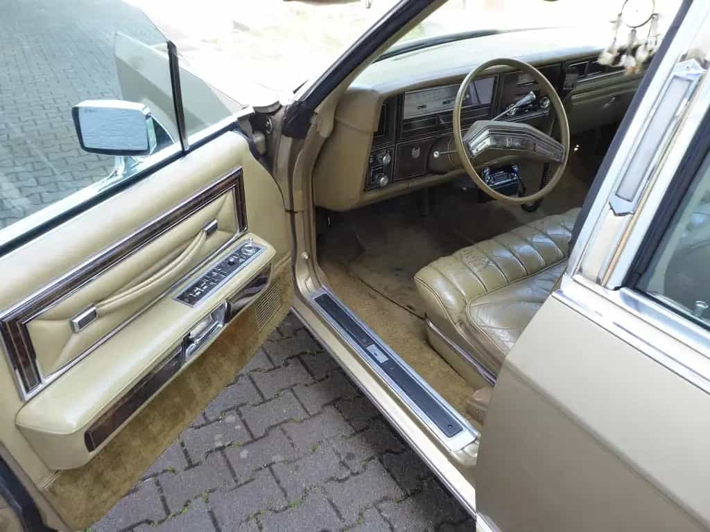 Lincoln Town Car 07/1979-photo-7
