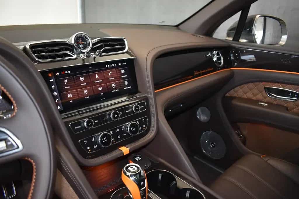 Bentley Bentayga 1/10 - Belgian Equestrian Collection - EDITION 09/2022-photo-7