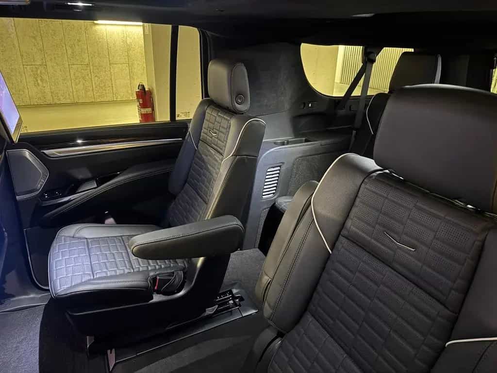 Cadillac Escalade ESV+SPORT+PLATINUM+6.2V8+EU+NEU null-photo-28