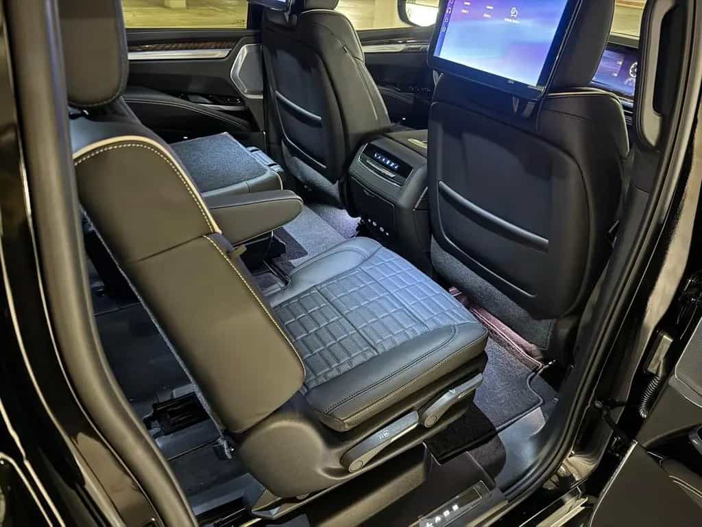 Cadillac Escalade ESV+SPORT+PLATINUM+6.2V8+EU+NEU null-photo-33