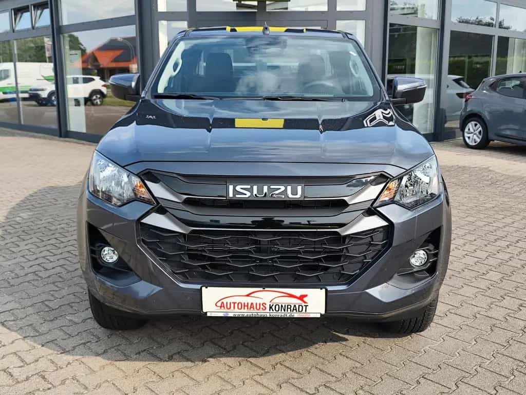 Isuzu D-Max Space Cab 4WD LS Autom. AHK Allwetterreife null-photo-1