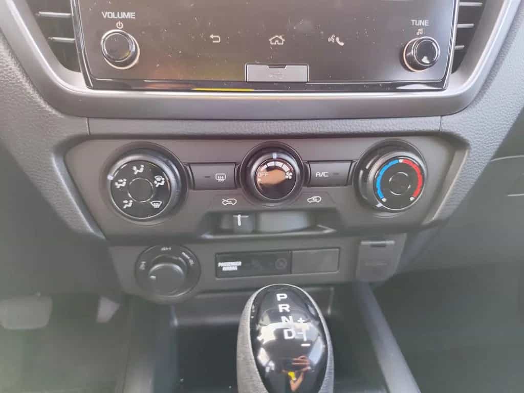 Isuzu D-Max Space Cab 4WD LS Autom. AHK Allwetterreife null-photo-12