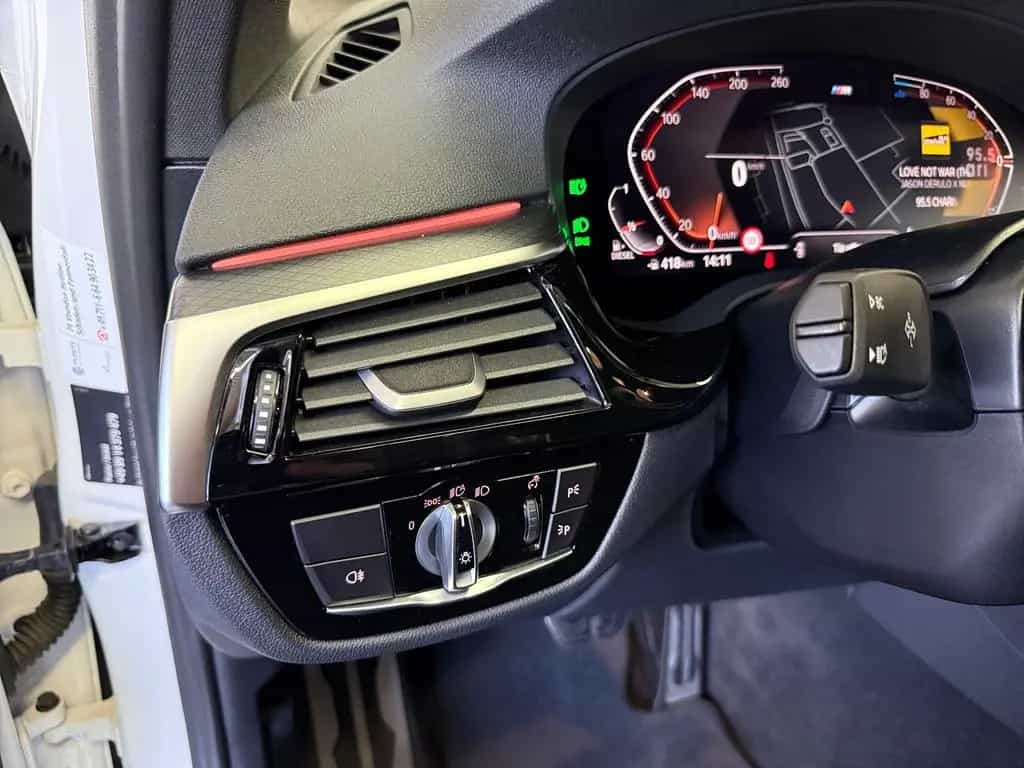 BMW 520 dTxDrive*M Sport*A.LED*Navi*Kamera*AHK*HiFi* 10/2020-photo-22