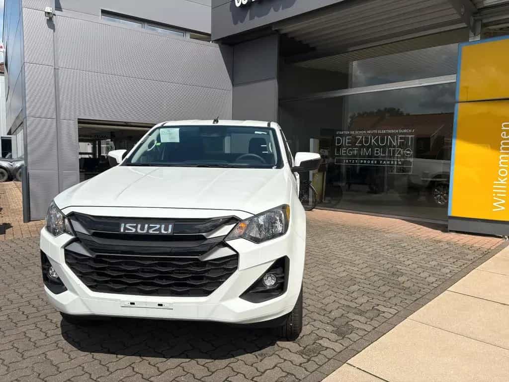 Isuzu D-Max Space Cab LS null-photo-1