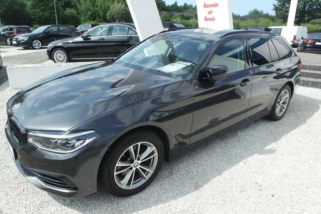 BMW 5 Series 520 Baureihe 5 Touring 520 d Sport Line 11/2018-photo-0