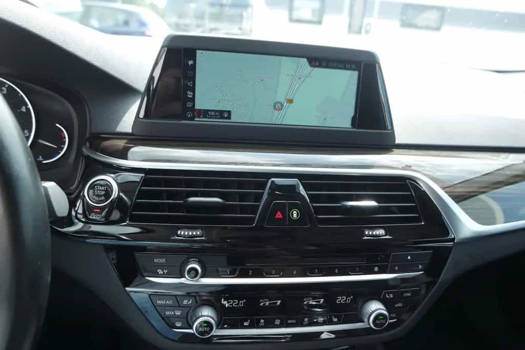 BMW 5 Series 520 Baureihe 5 Touring 520 d Sport Line 11/2018-photo-12