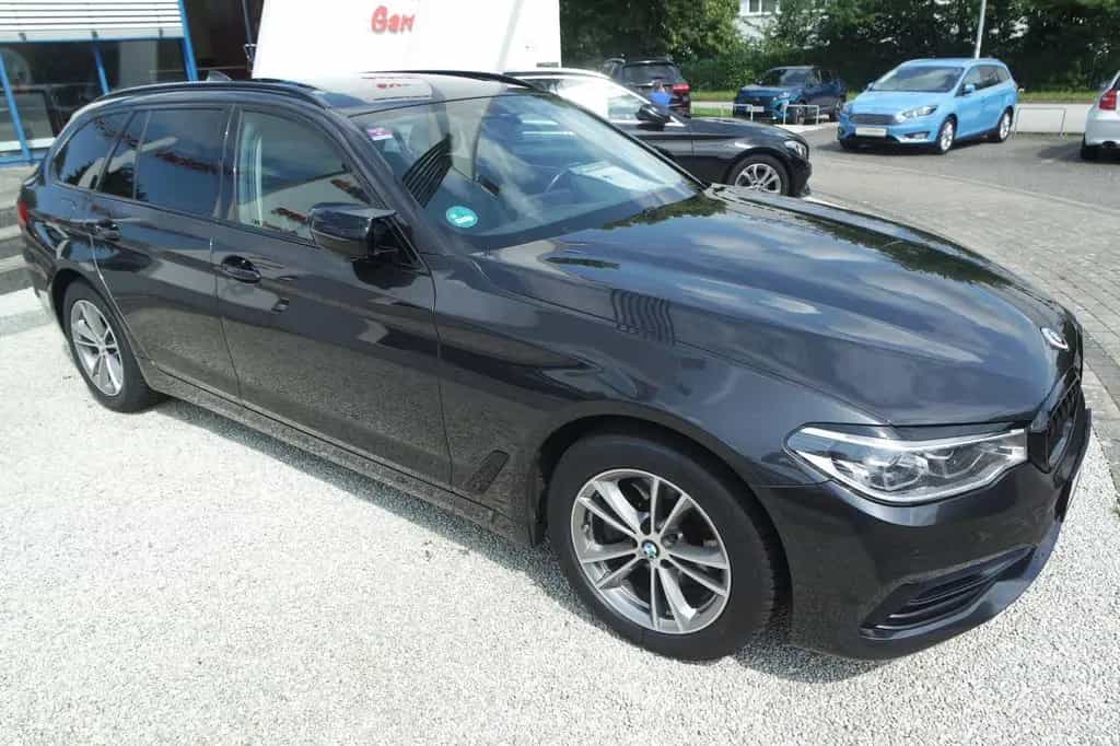 BMW 5 Series 520 Baureihe 5 Touring 520 d Sport Line 11/2018-photo-2