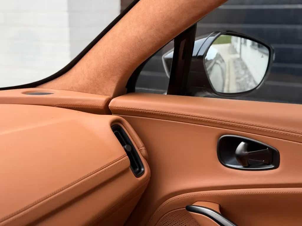 Aston Martin DBX 4.0 V8 09/2022-photo-3