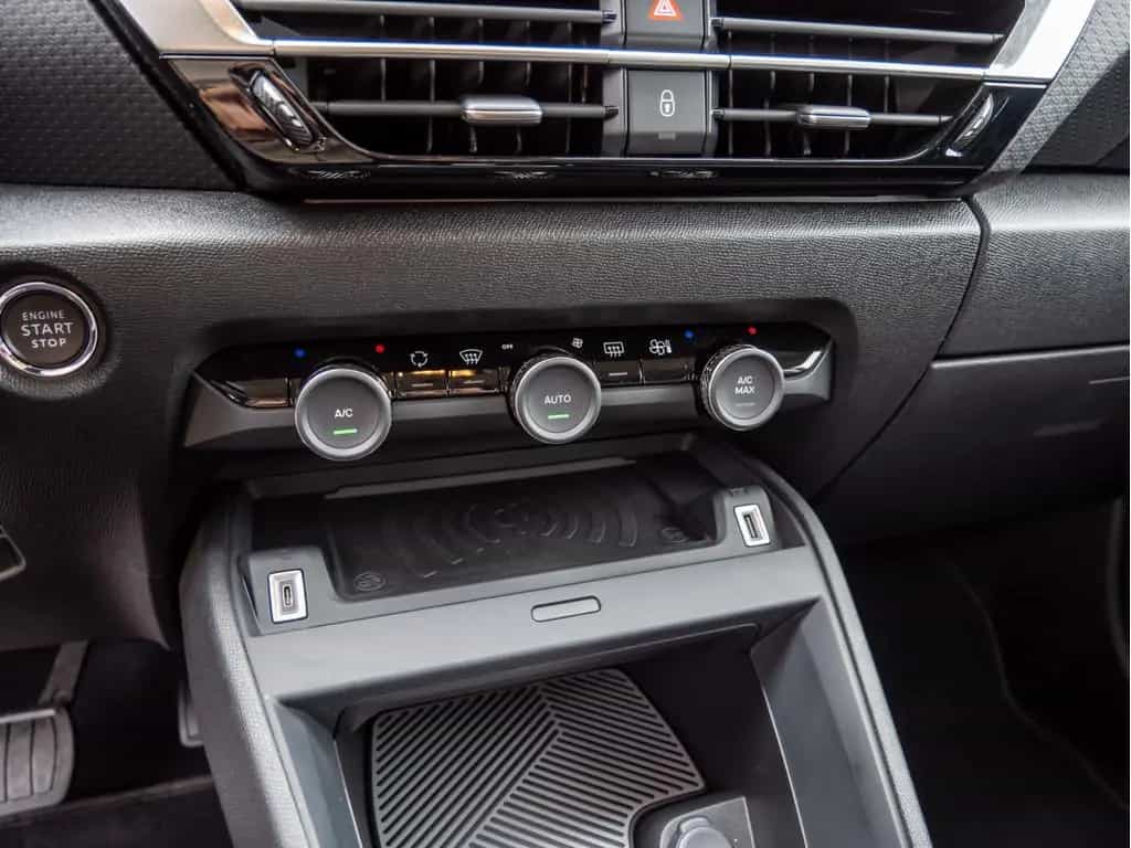 Citroën C4 Lim. 1.2 Max PDC SHZ KAMERA NAVI ACC HUD LED 01/2024-photo-13