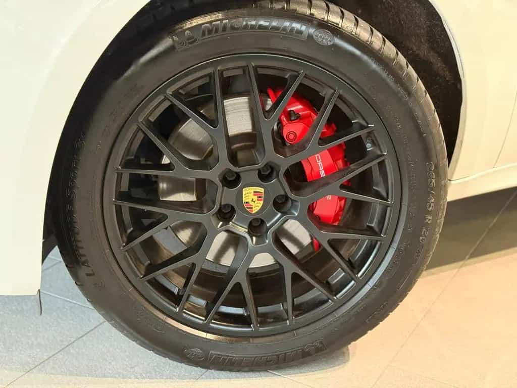 Porsche Macan GTS *Sport-AGA*Luft*Bose*Kamera* 03/2018-photo-1